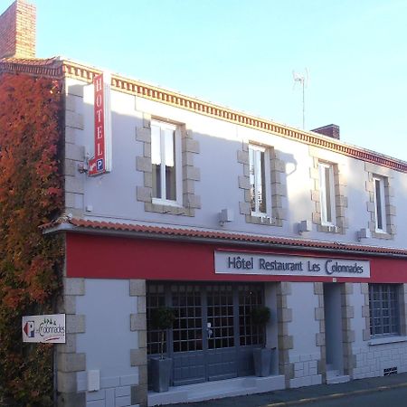 Hotel-Restaurant Les Colonnades Saint-Fulgent Exterior foto
